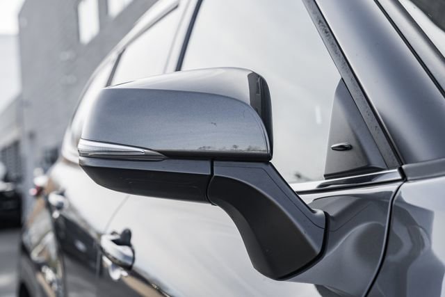 Used 2022 Toyota Highlander XLE image 18