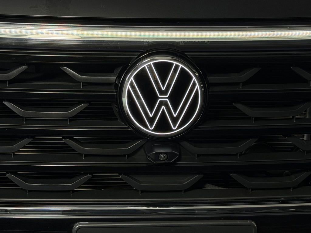 Used 2024 Volkswagen Atlas SEL Premium R-Line image 13