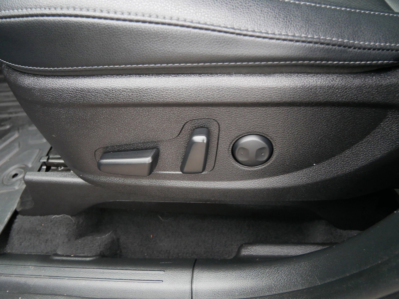 Used 2022 Kia Telluride EX w/ EX Premium Package image 15