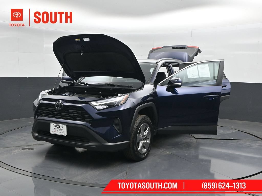 Used 2025 Toyota RAV4 XLE AWD/4WD image 55