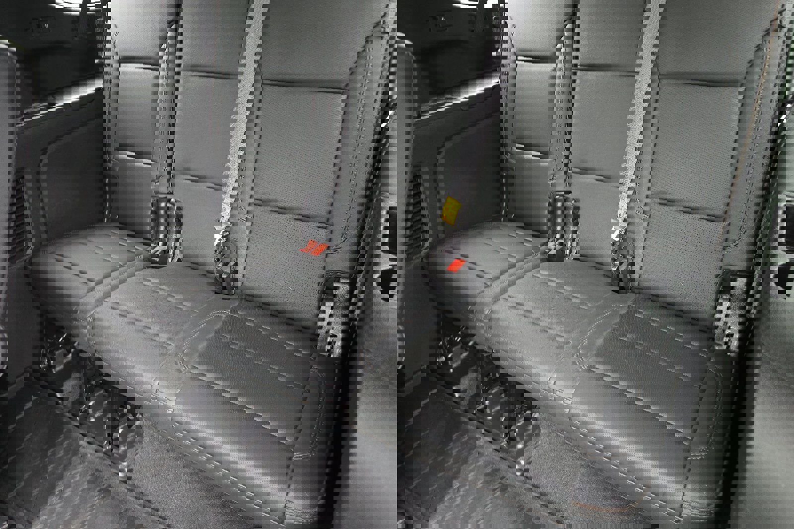 Used 2022 Chevrolet Suburban High Country w/ Premium Package AWD/4WD image 17