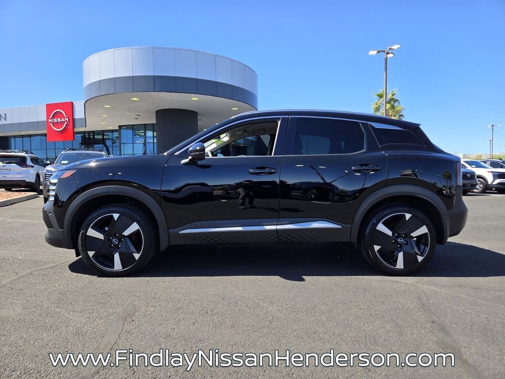 Used 2025 Nissan Kicks SR FWD image 3