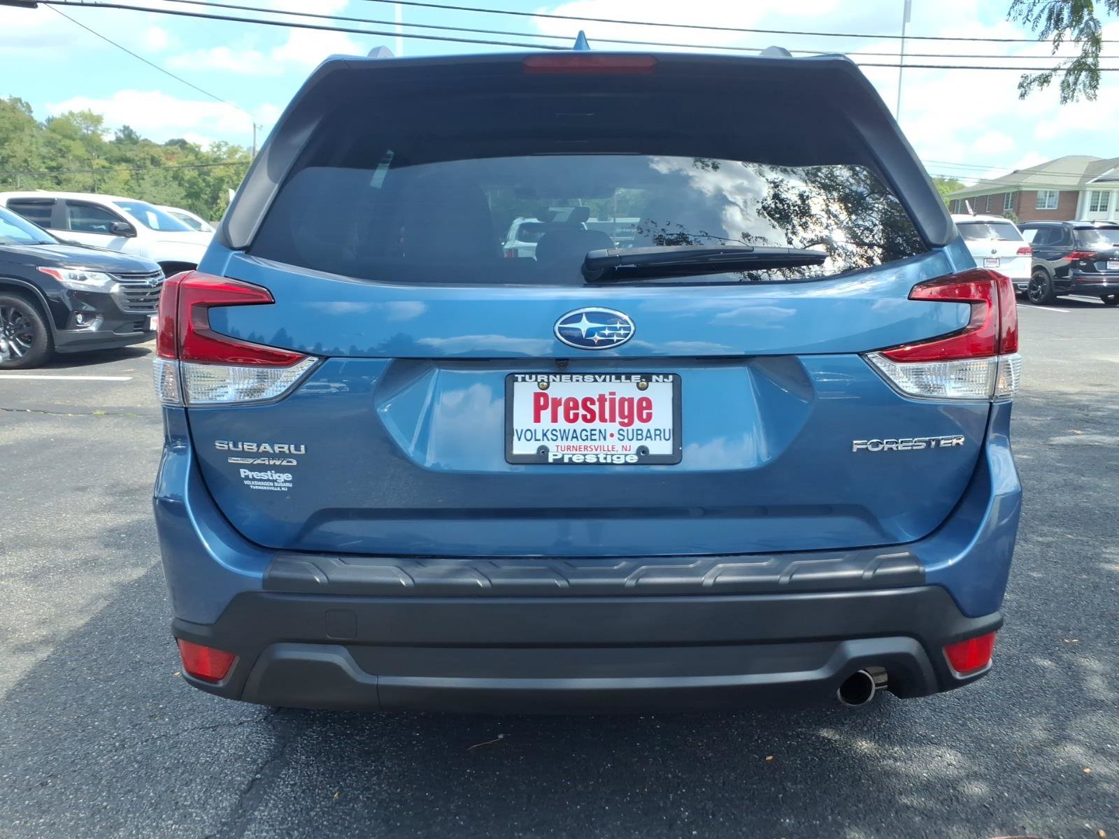 Certified 2023 Subaru Forester Limited AWD/4WD image 3