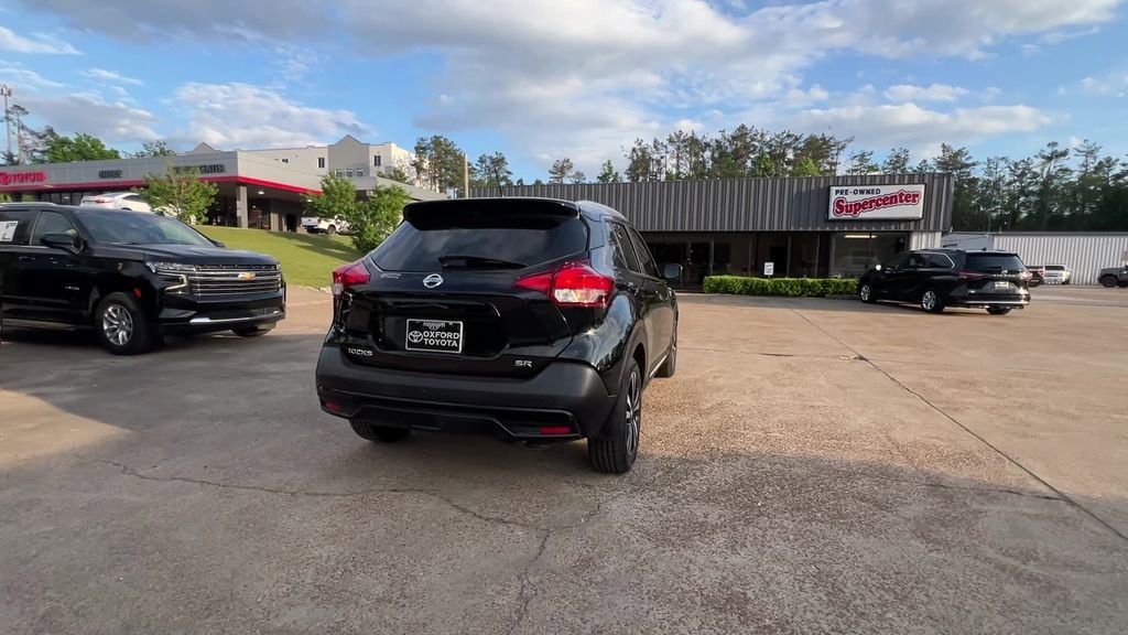 Used 2019 Nissan Kicks SR w/ SR Premium Package FWD image 6