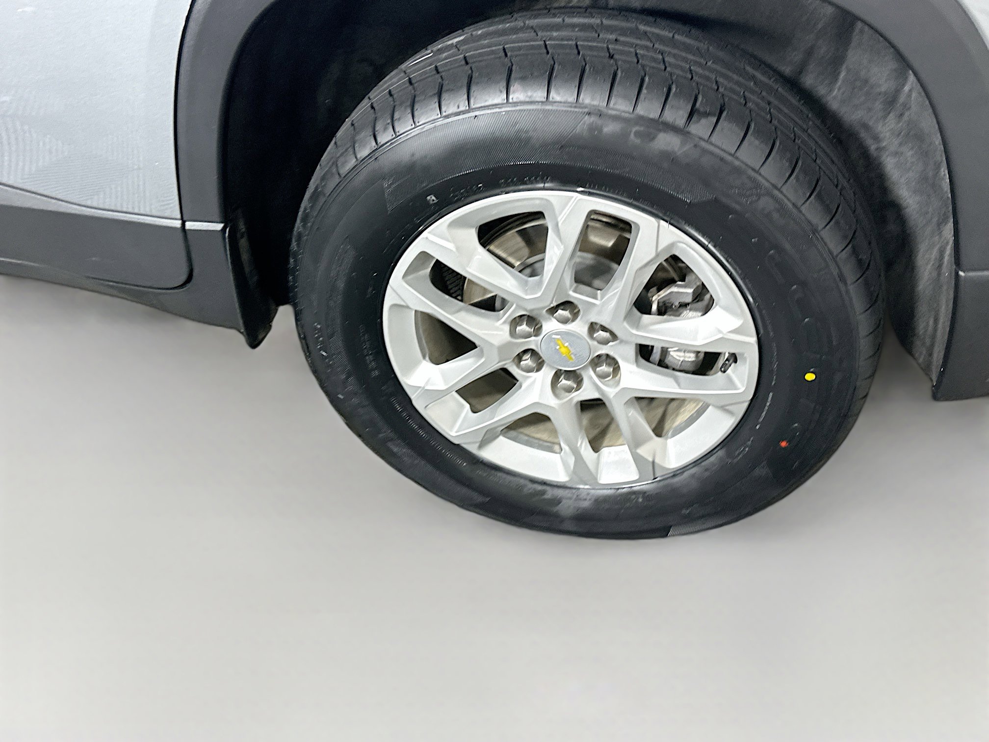 Used 2023 Chevrolet Traverse LS w/ Safety Package FWD image 11