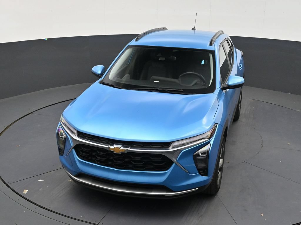 Used 2025 Chevrolet Trax LT FWD image 18