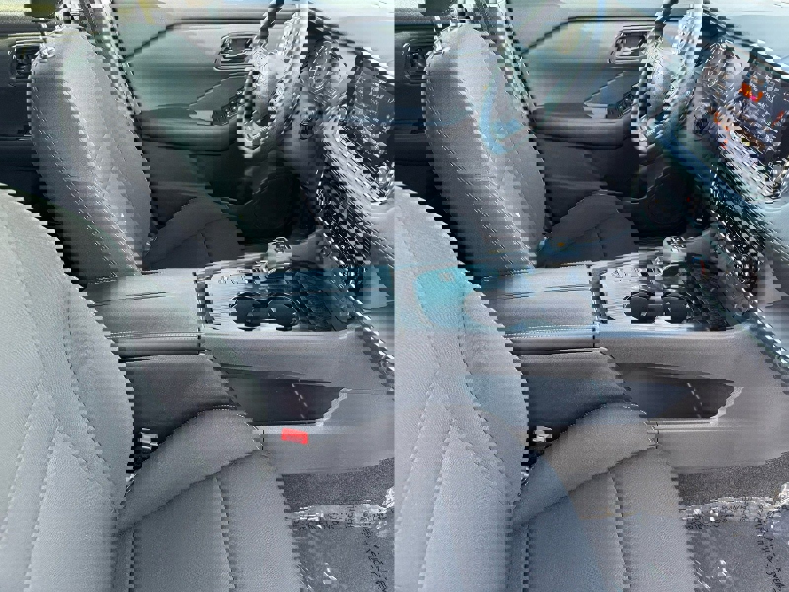 Used 2025 Nissan Rogue S image 14