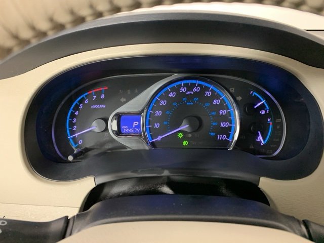 Used 2014 Toyota Sienna XLE image 21