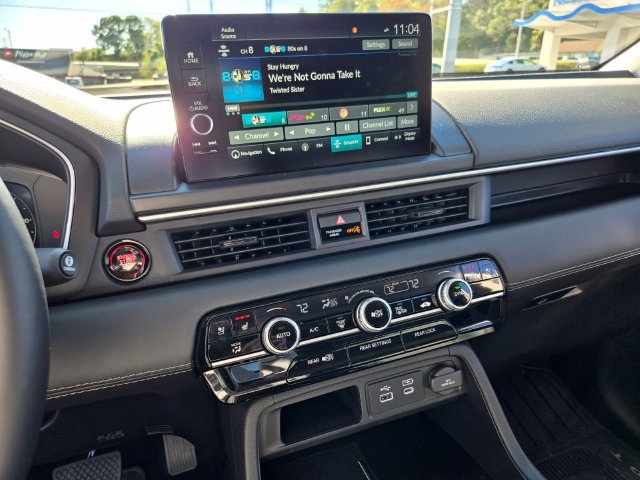 Used 2025 Honda Pilot Elite image 26