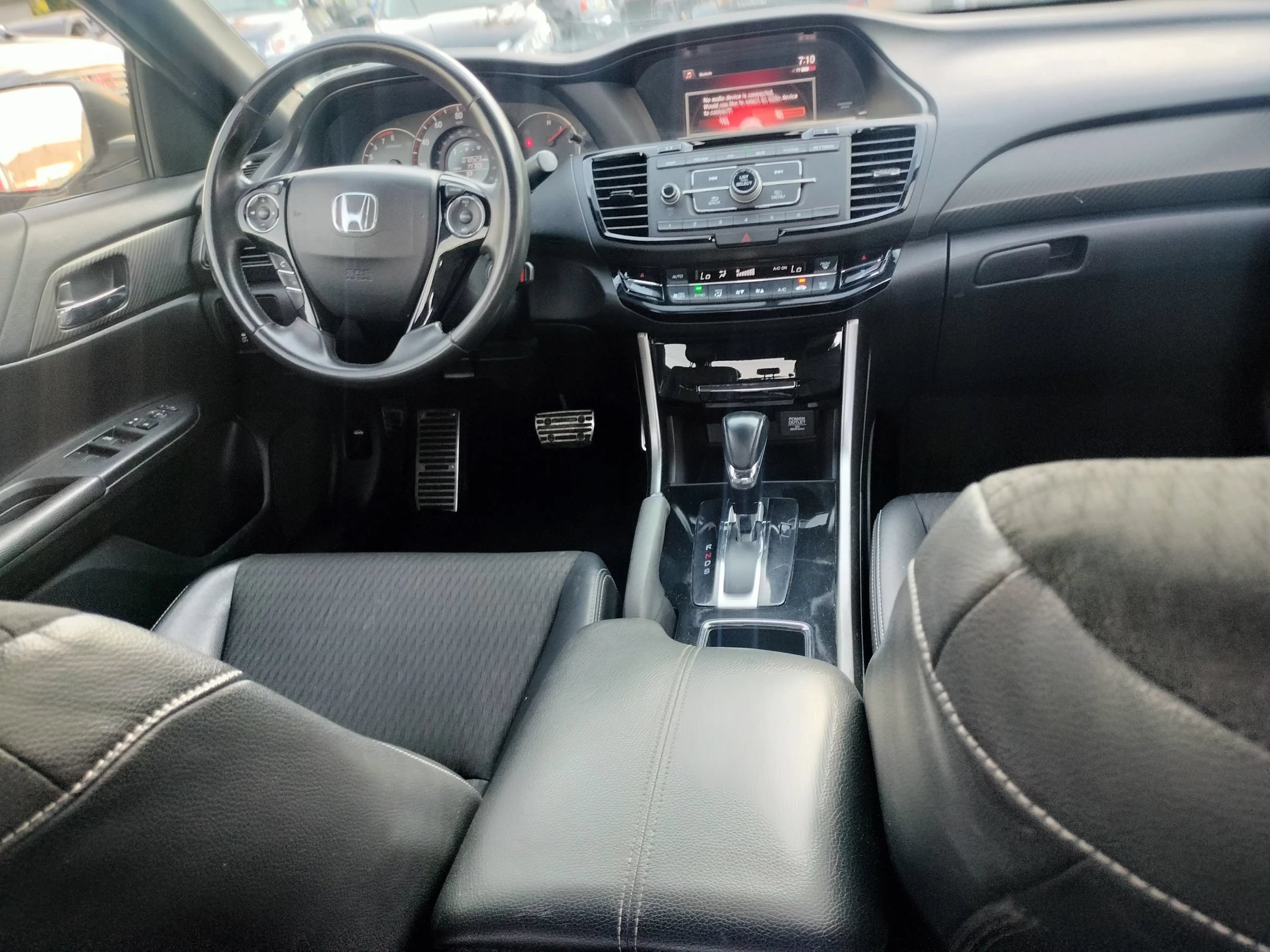 Used 2017 Honda Accord Sport image 7