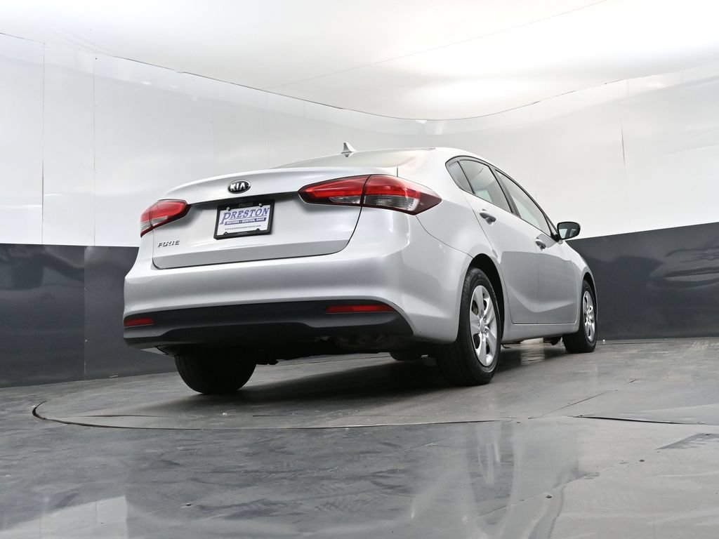 Used 2017 Kia Forte LX FWD image 23