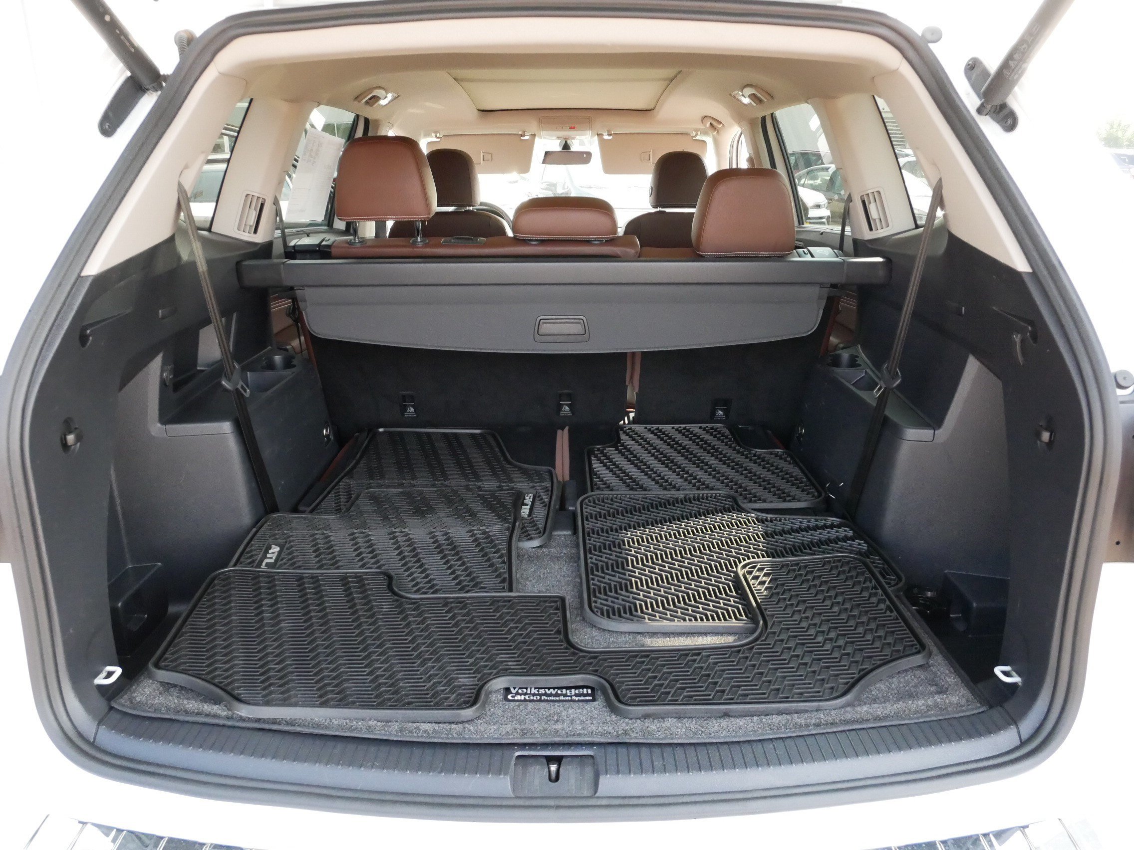 Used 2023 Volkswagen Atlas SE w/ Panoramic Sunroof Package AWD/4WD image 18
