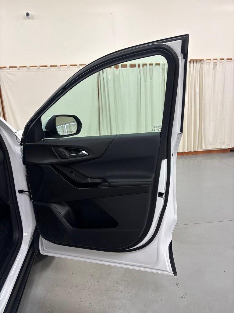 Used 2026 Chevrolet Equinox LT AWD/4WD image 27