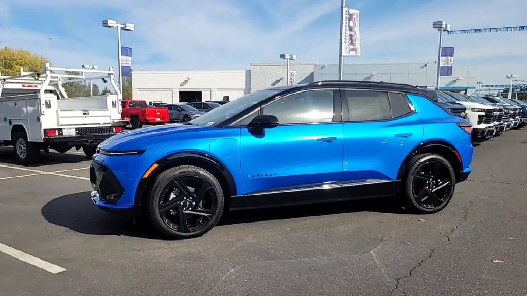 New 2026 Chevrolet Equinox EV RS image 5