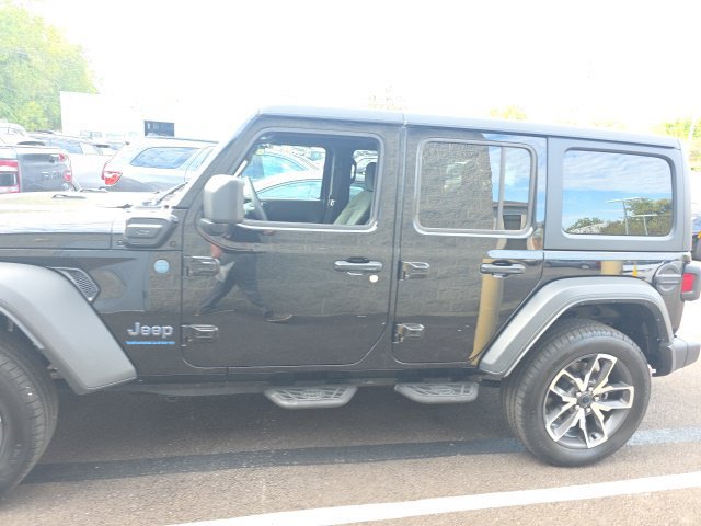 Used 2025 Jeep Wrangler Unlimited Sport S 4xe w/ Convenience Group AWD/4WD image 2
