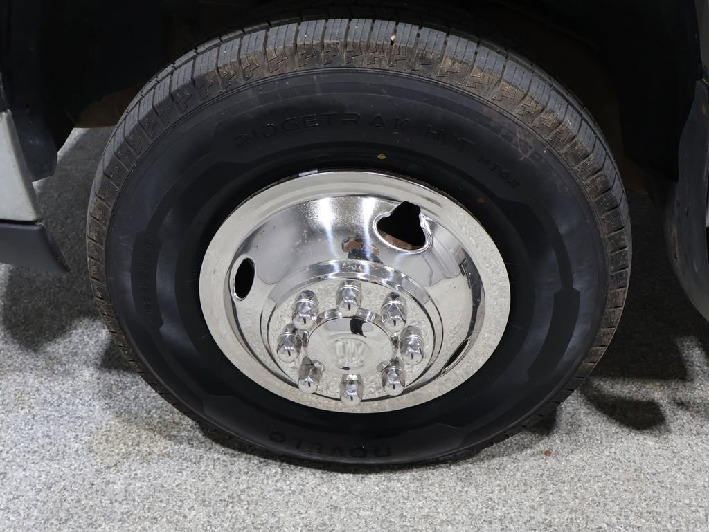 Used 2004 Chevrolet Silverado 3500 4x4 Extended Cab w/ Heavy-Duty Power Package image 9