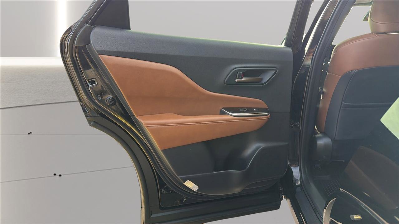 Used 2025 Toyota Crown Signia XLE AWD (Natl) image 29