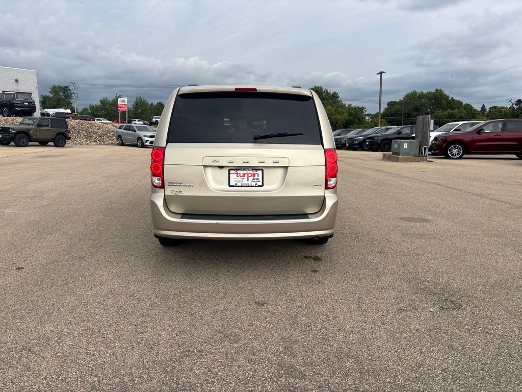 Used 2015 Dodge Grand Caravan SXT FWD image 4