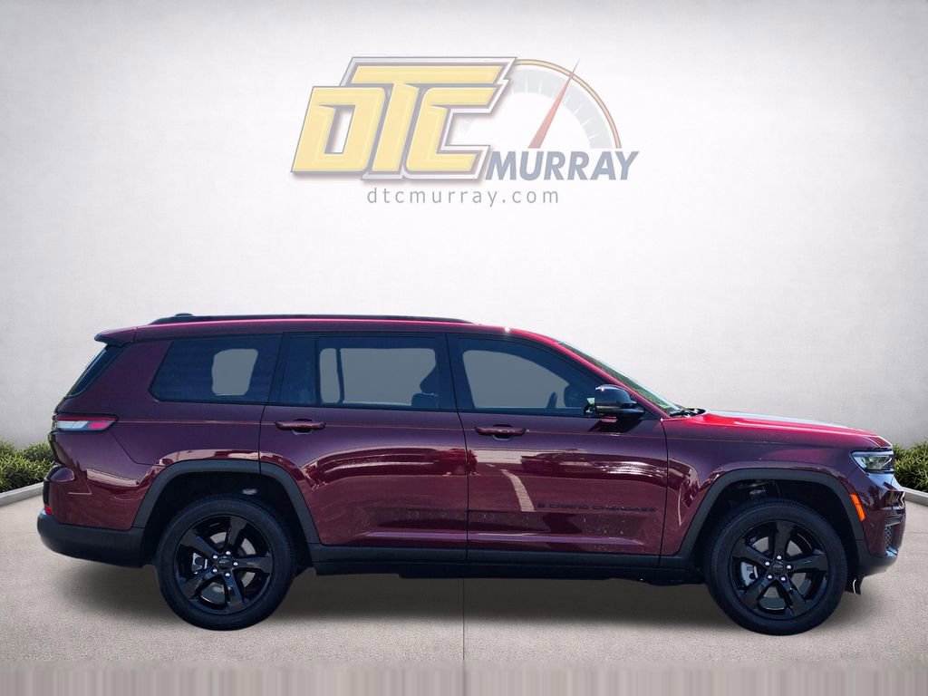 Used 2025 Jeep Grand Cherokee L Altitude AWD/4WD image 4