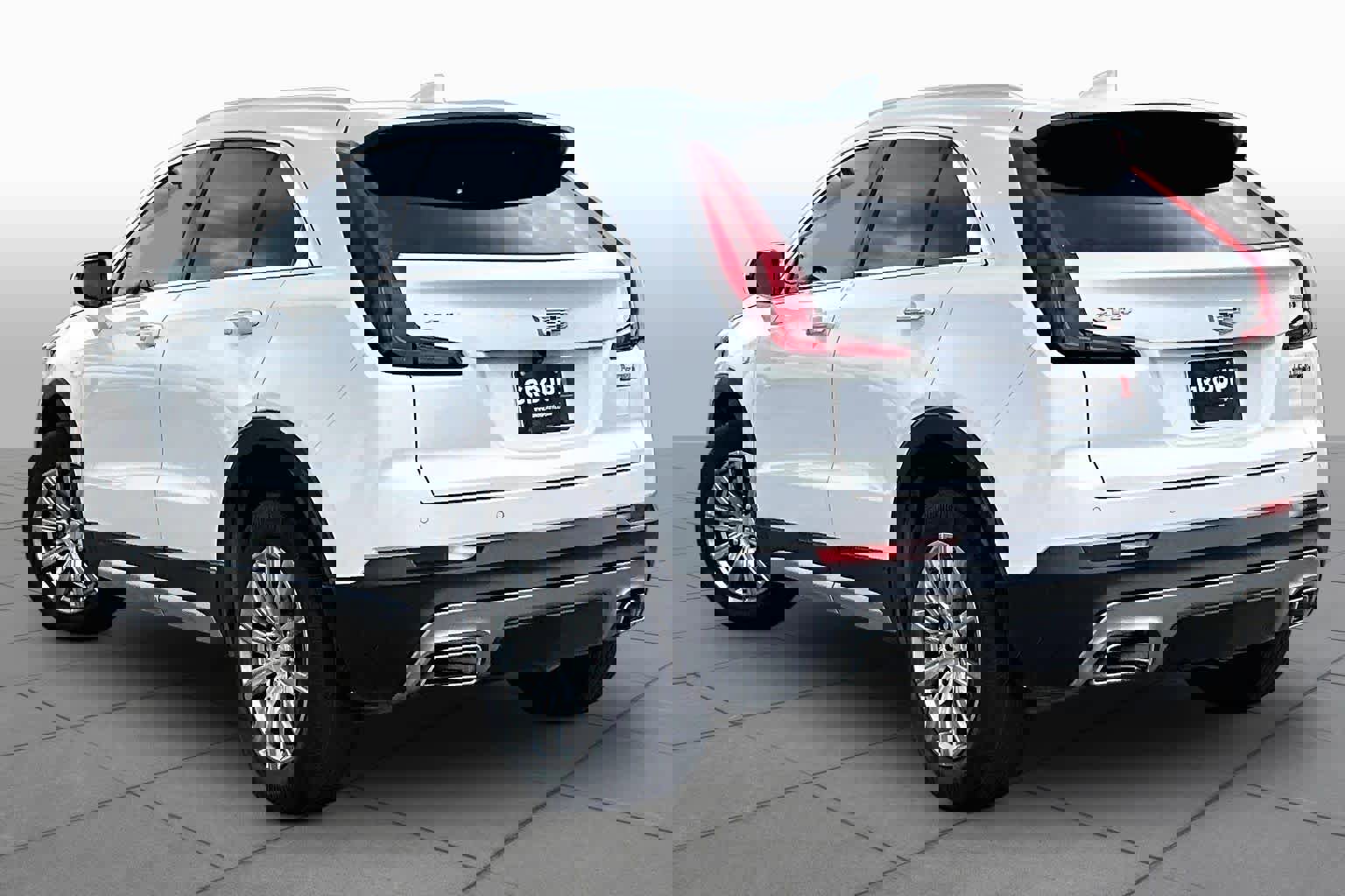 Used 2023 Cadillac XT4 Premium Luxury w/ Technology Package image 11