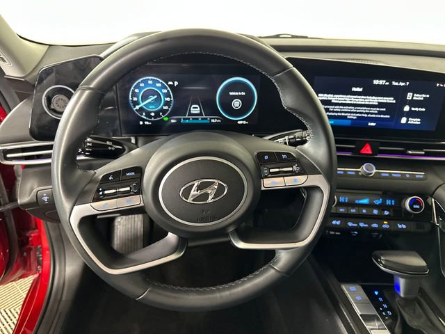 Used 2023 Hyundai Elantra Limited image 14