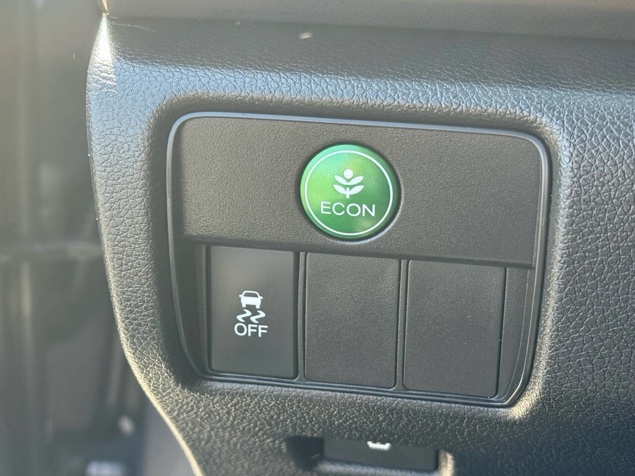 Used 2017 Honda Accord EX-L image 11