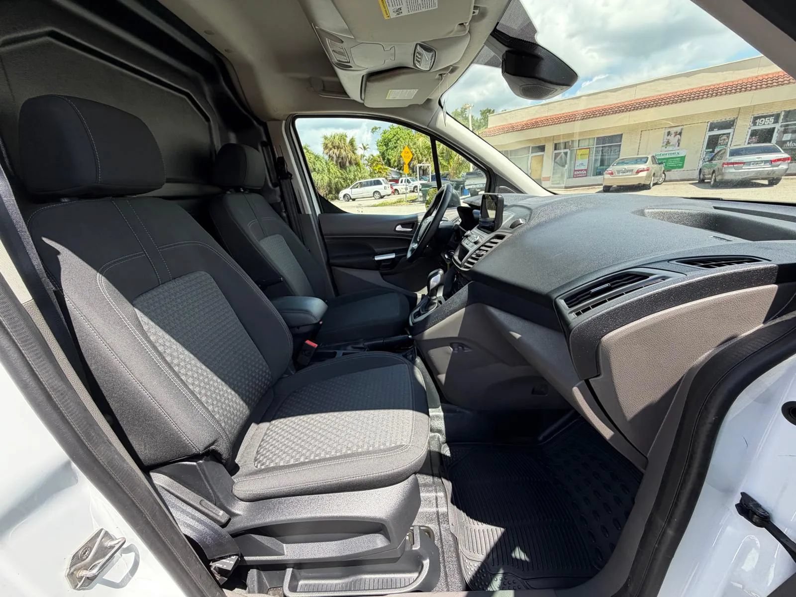 Used 2023 Ford Transit Connect XLT FWD image 19