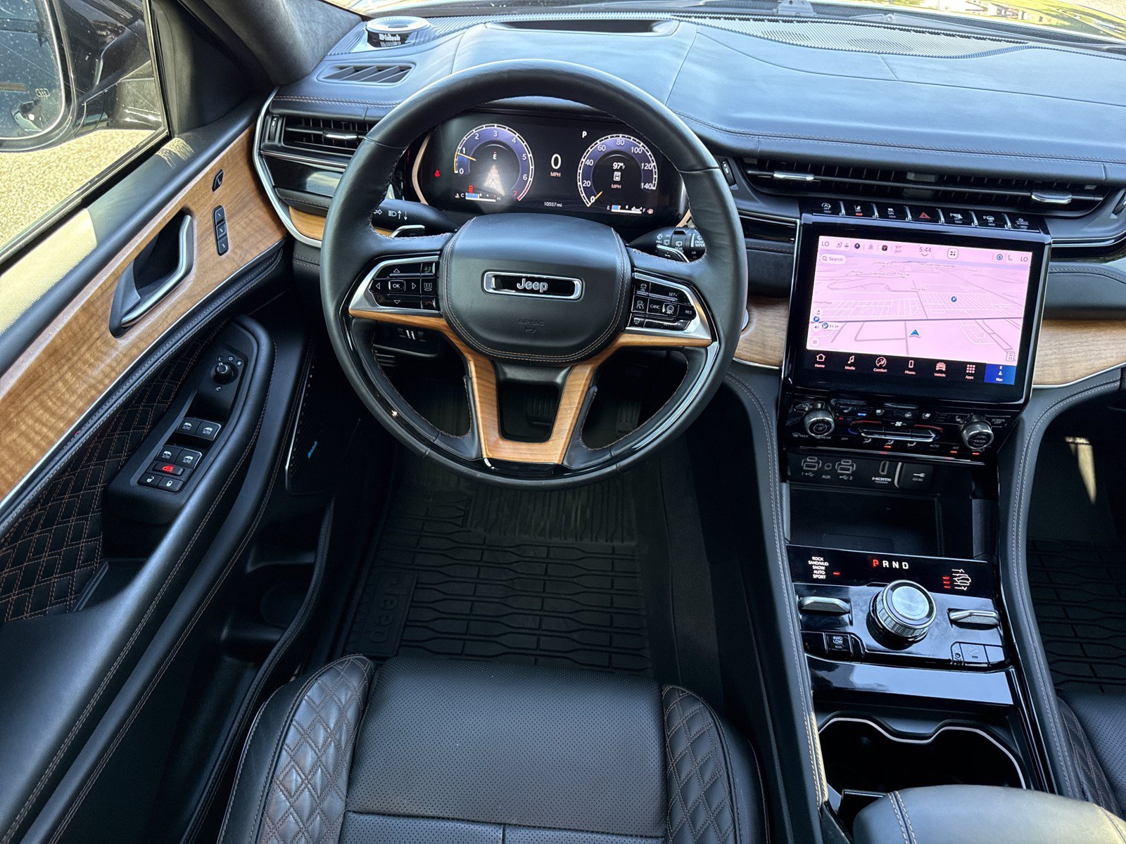 Used 2025 Jeep Grand Cherokee Summit AWD/4WD image 17