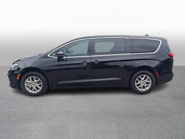 Used 2025 Chrysler Pacifica Select FWD image 7