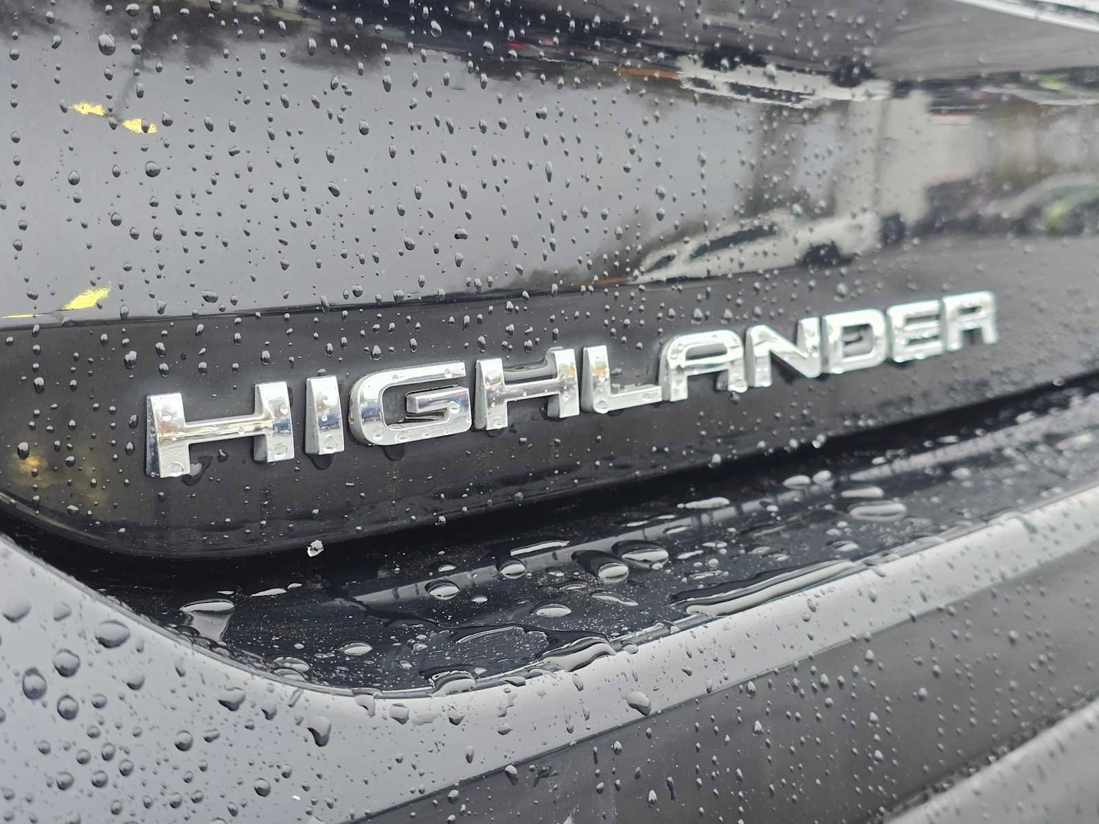 Used 2023 Toyota Highlander LE AWD/4WD image 16