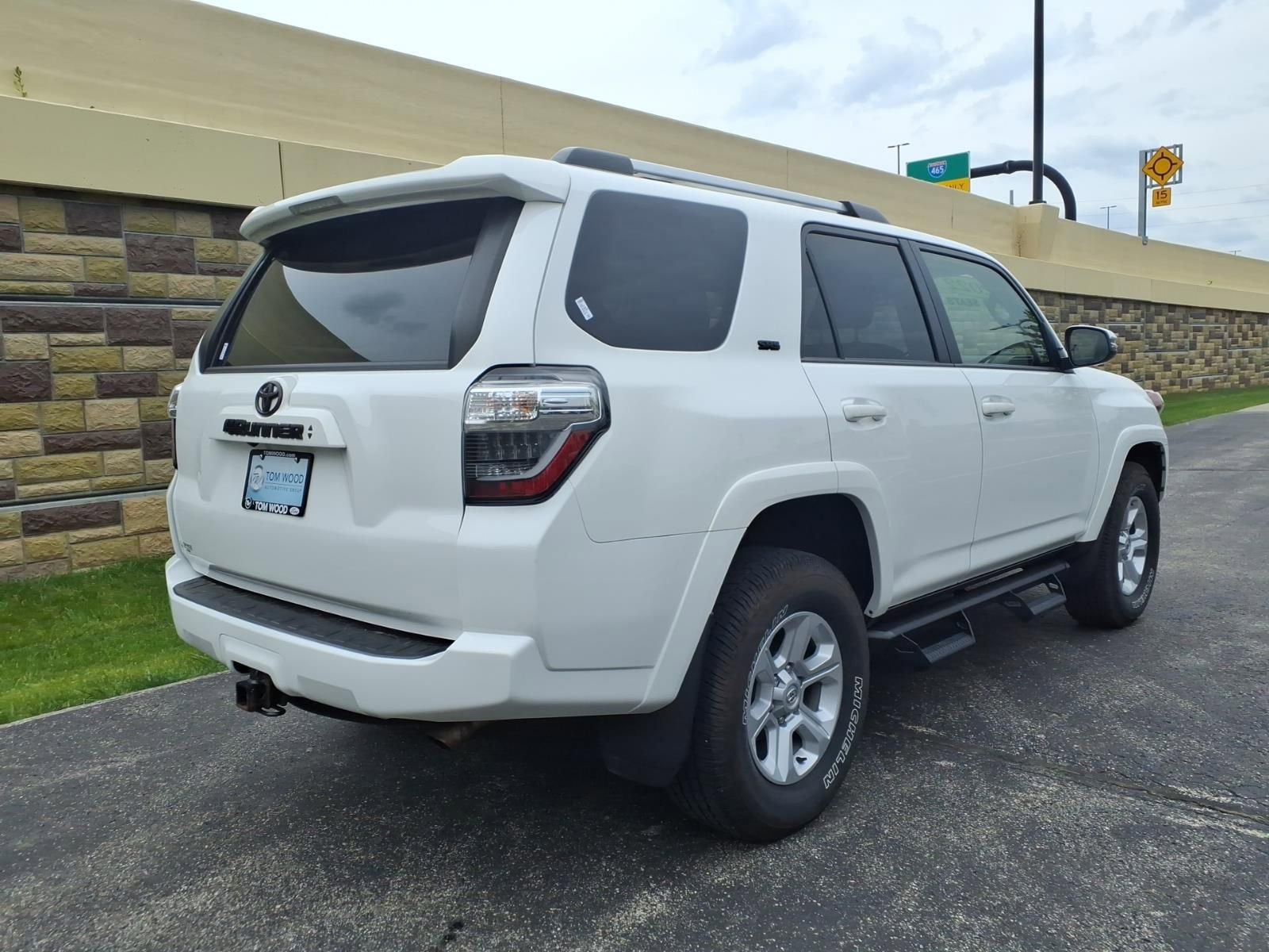 Used 2022 Toyota 4Runner SR5 Premium w/ Moonroof Package AWD/4WD image 11
