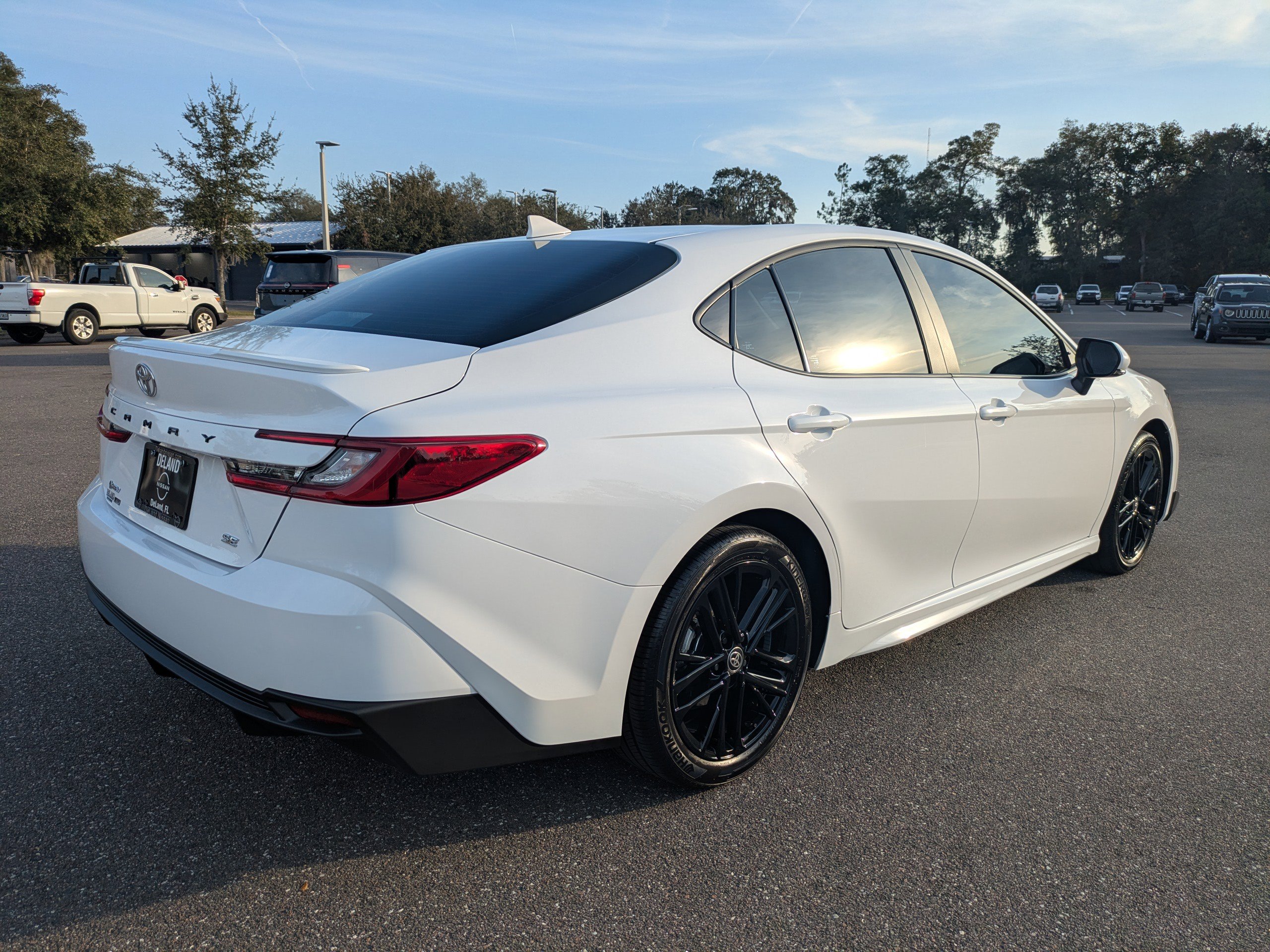 Used 2025 Toyota Camry SE w/ Multimedia Upgrade Package image 4