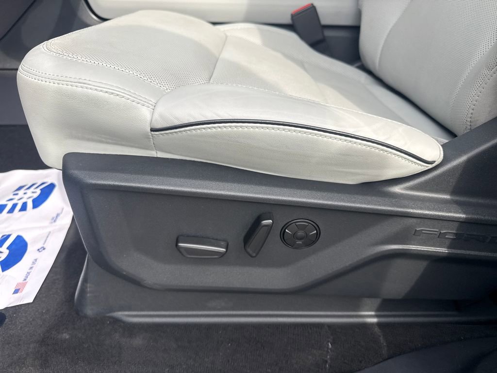 Used 2025 Ford Expedition Platinum w/ Platinum Ultimate Package image 34