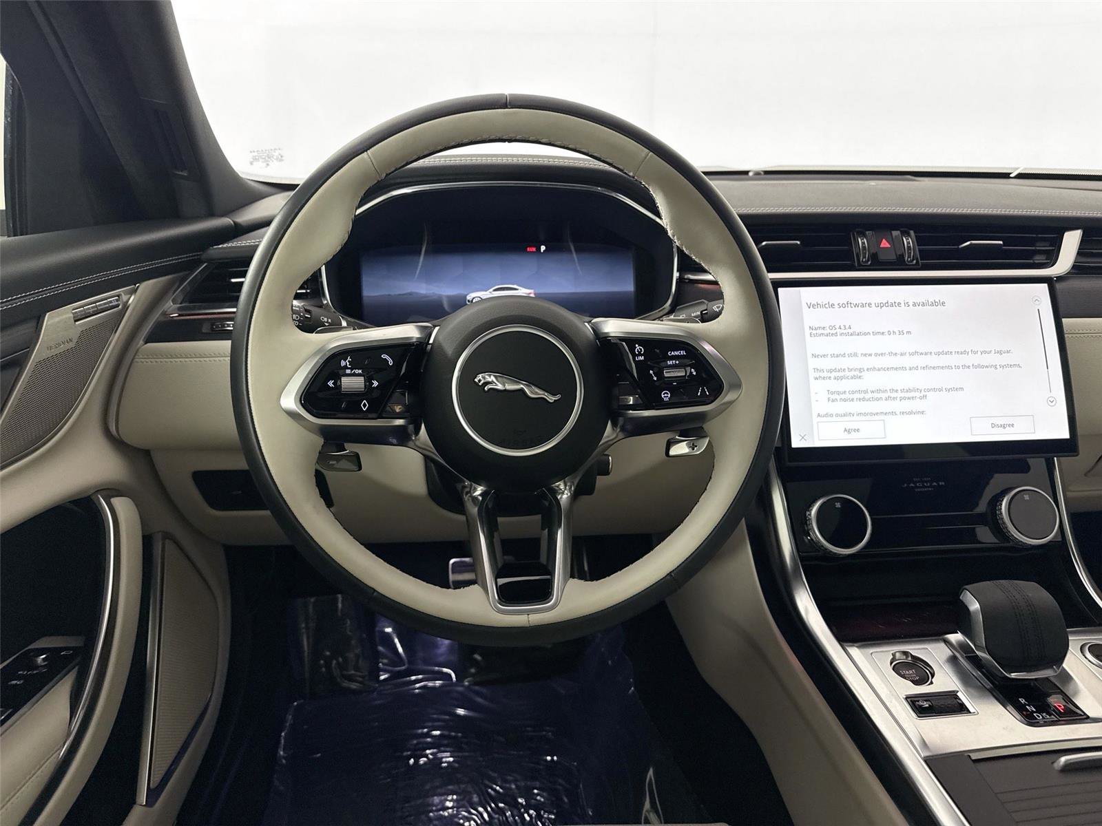 Used 2024 Jaguar XF R-Dynamic SE image 34