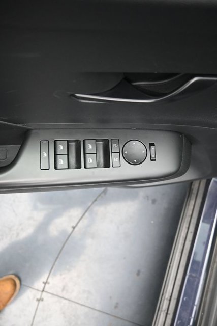 Used 2025 Hyundai Kona SEL AWD/4WD image 12