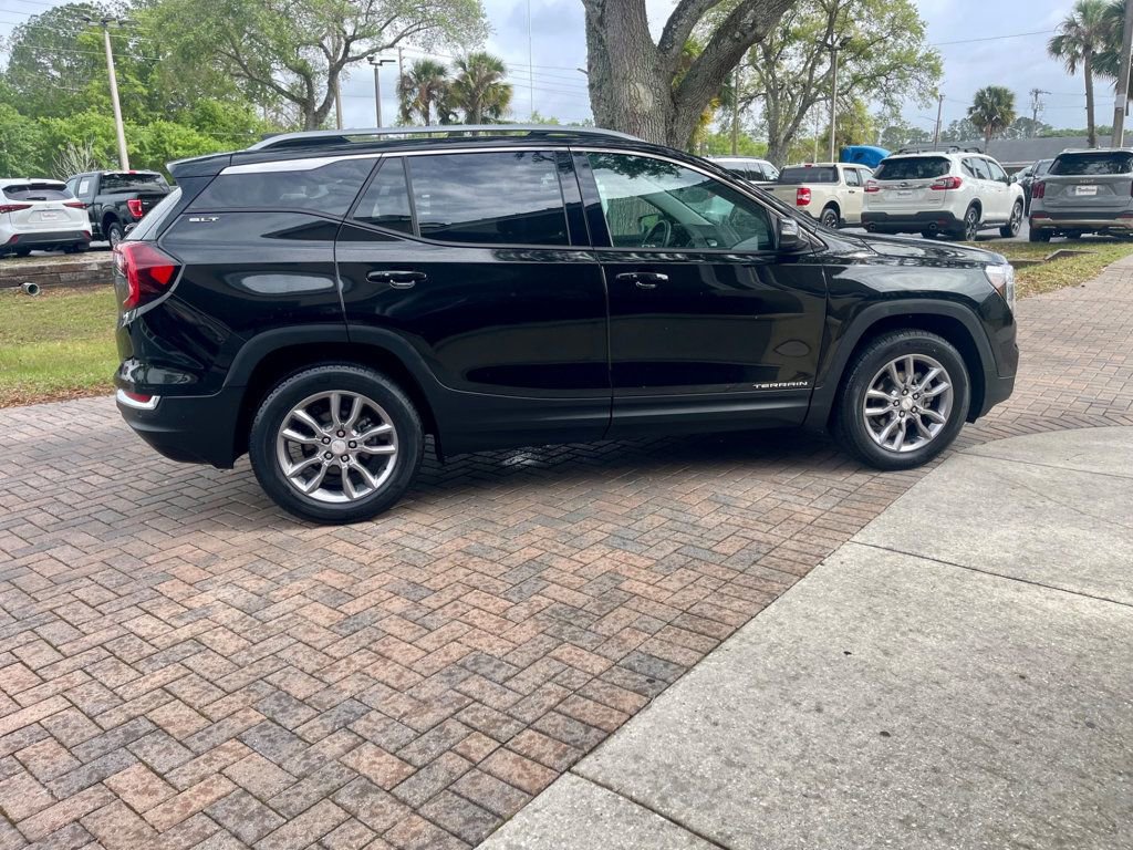 Used 2022 GMC Terrain SLT w/ Infotainment Package II image 7