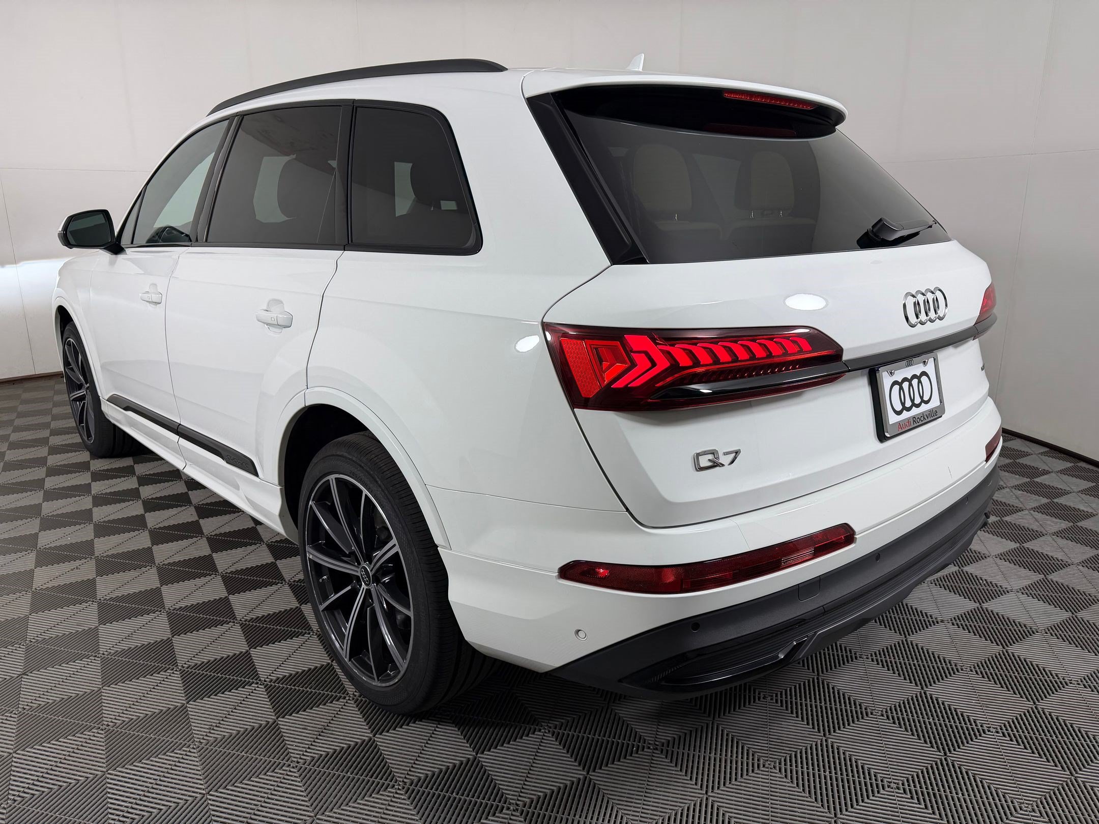Certified 2023 Audi Q7 3.0T Premium Plus w/ Premium Plus Package AWD/4WD image 3