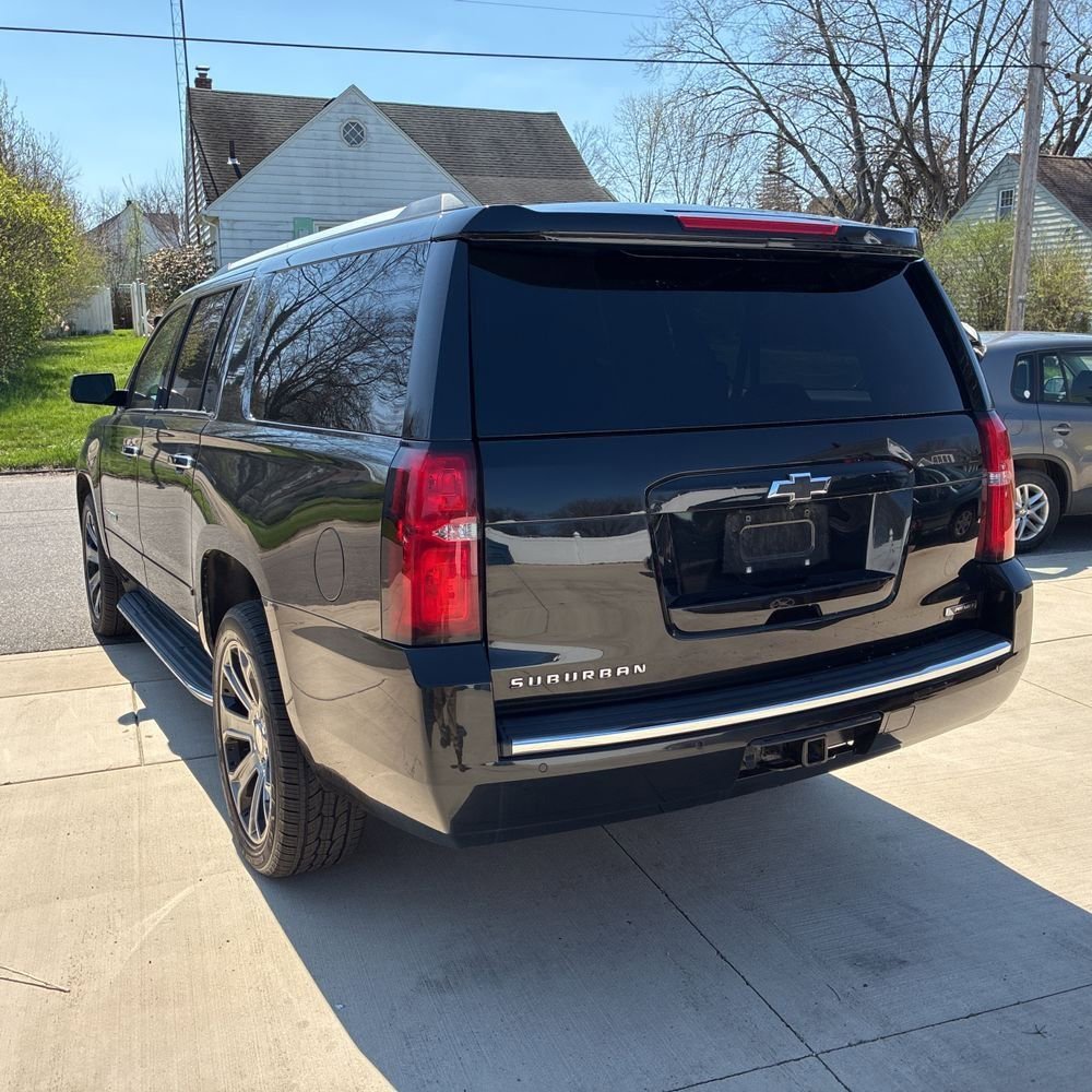 Used 2017 Chevrolet Suburban Premier image 6