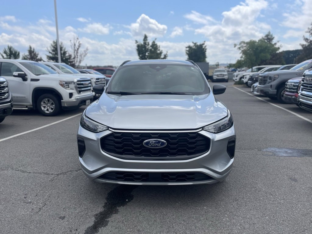 Used 2024 Ford Escape ST-Line image 2