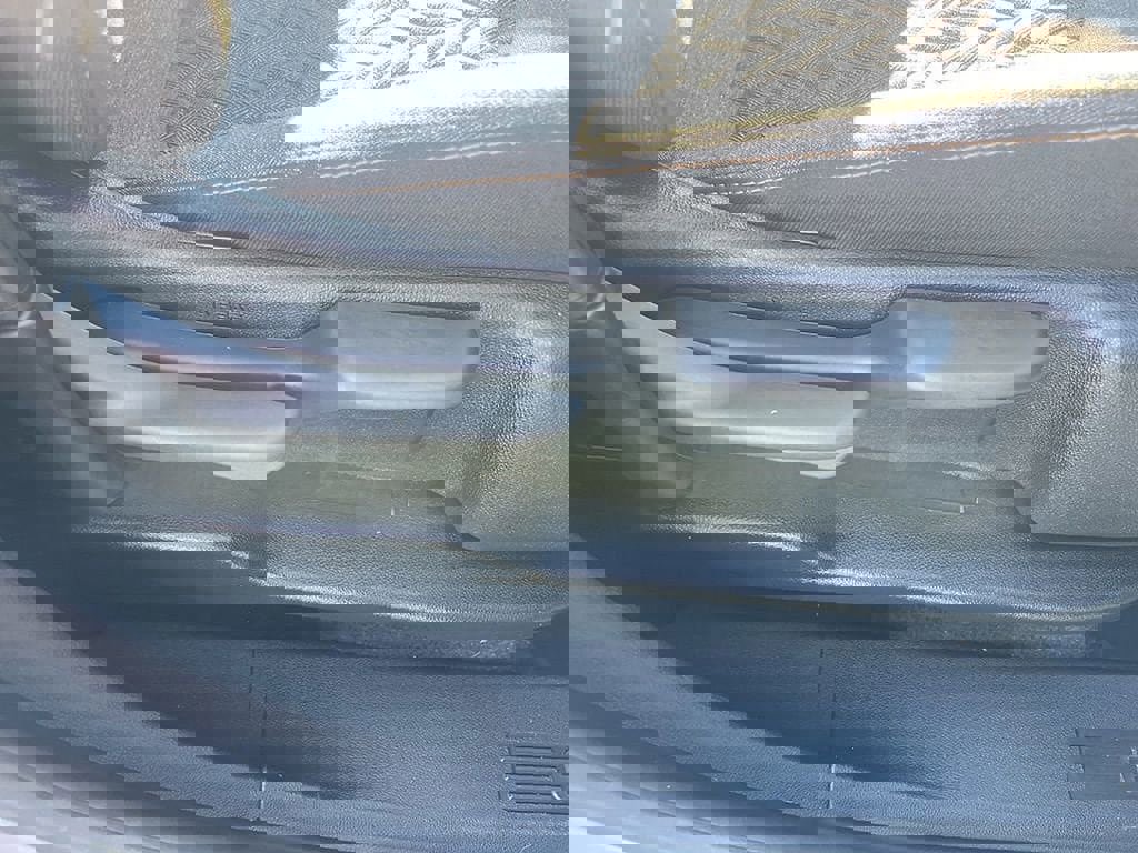 Used 2023 Chevrolet Equinox LT image 46