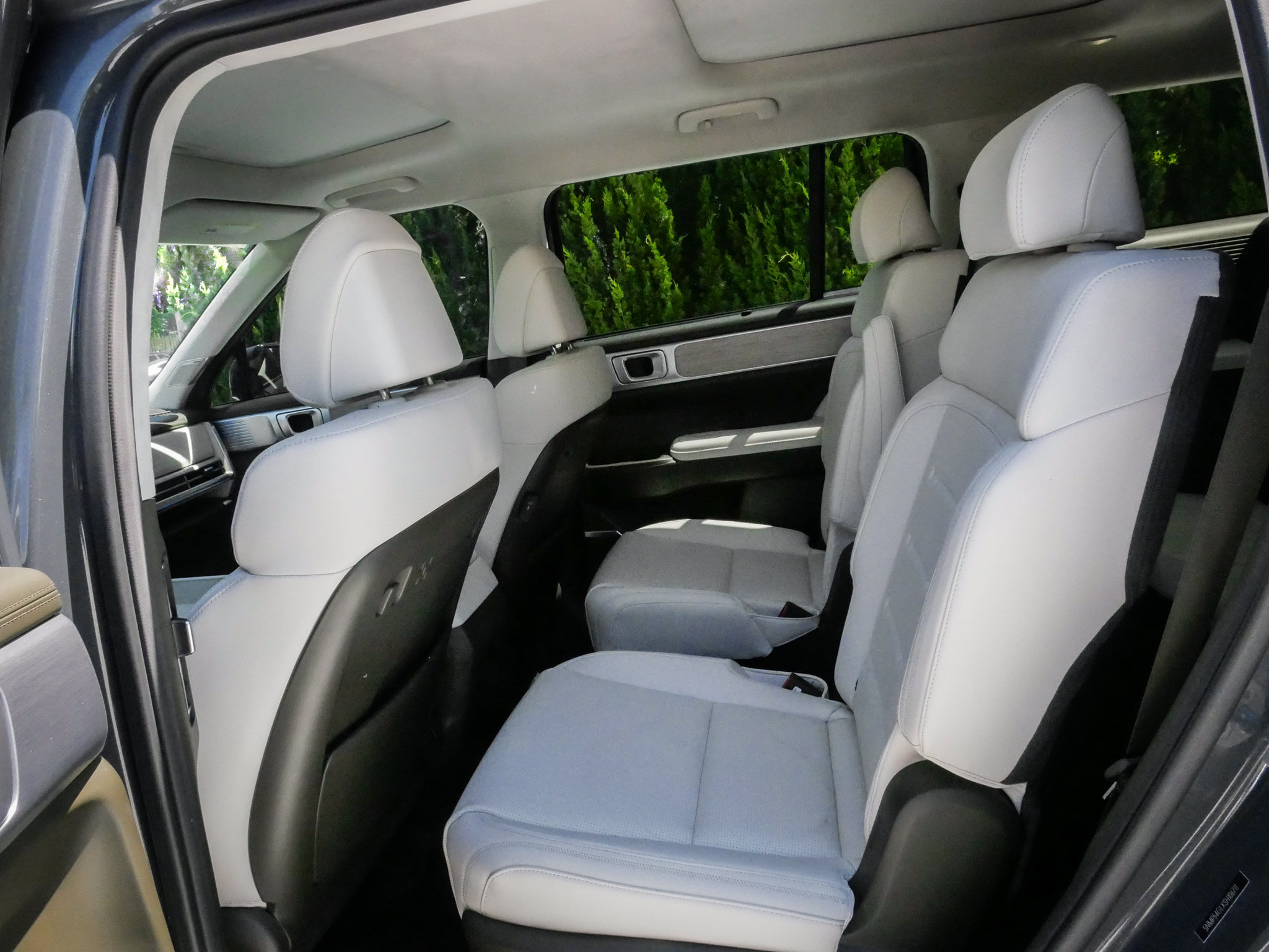 Used 2025 Hyundai Santa Fe Calligraphy FWD image 8
