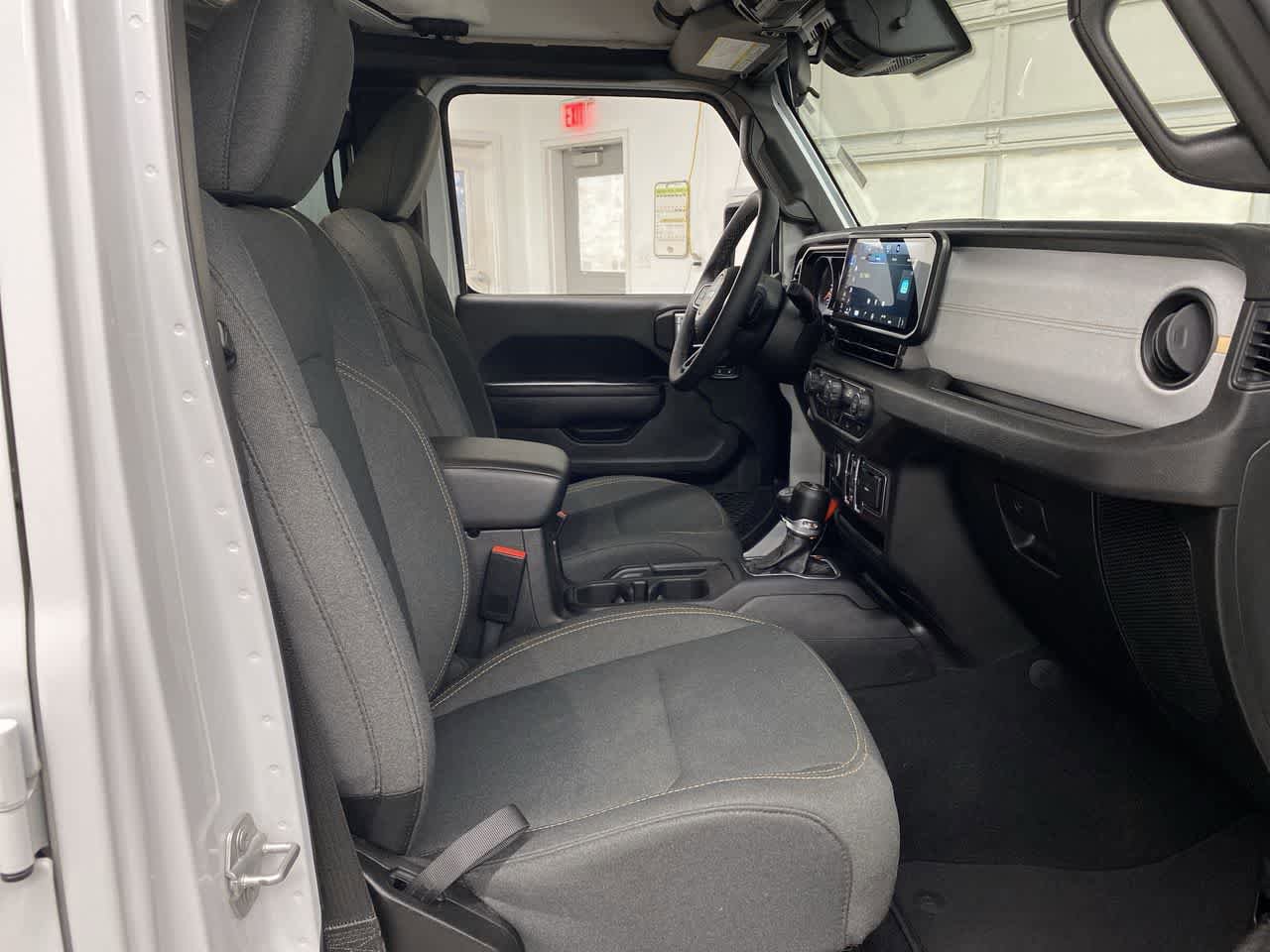 Used 2025 Jeep Wrangler Sport S AWD/4WD image 18