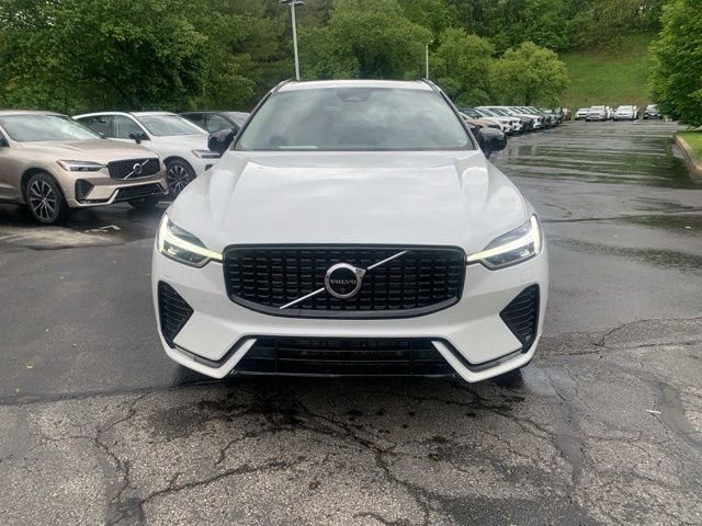 Used 2023 Volvo XC60 B5 Plus w/ Climate Package AWD/4WD image 2