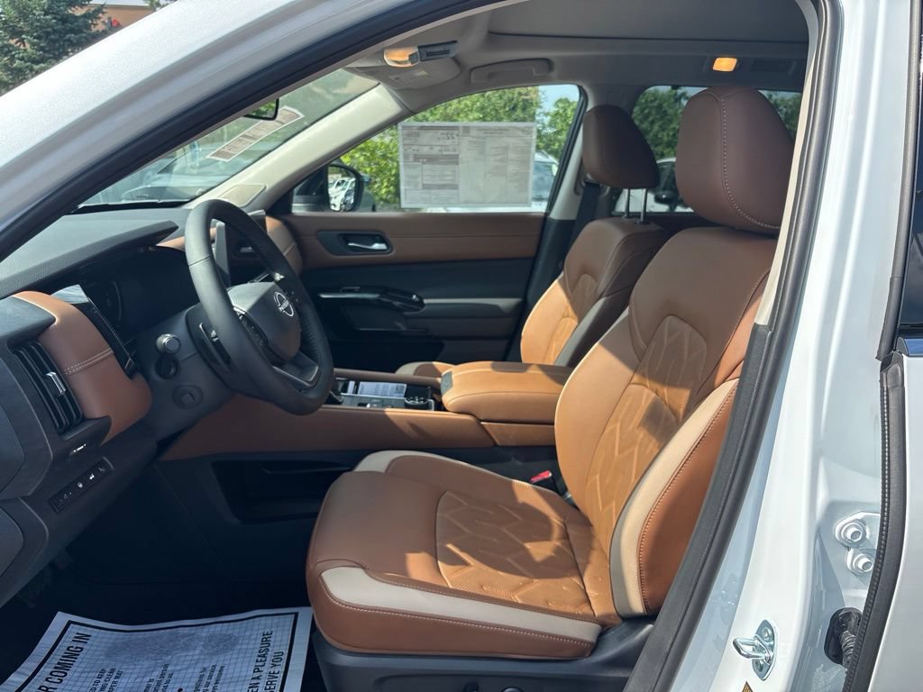 New 2026 Nissan Pathfinder Platinum AWD/4WD image 11
