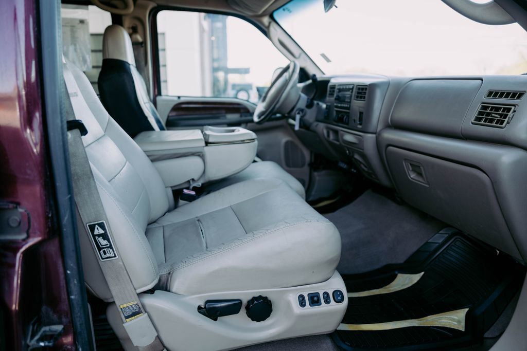 Used 2004 Ford F250 Lariat image 11