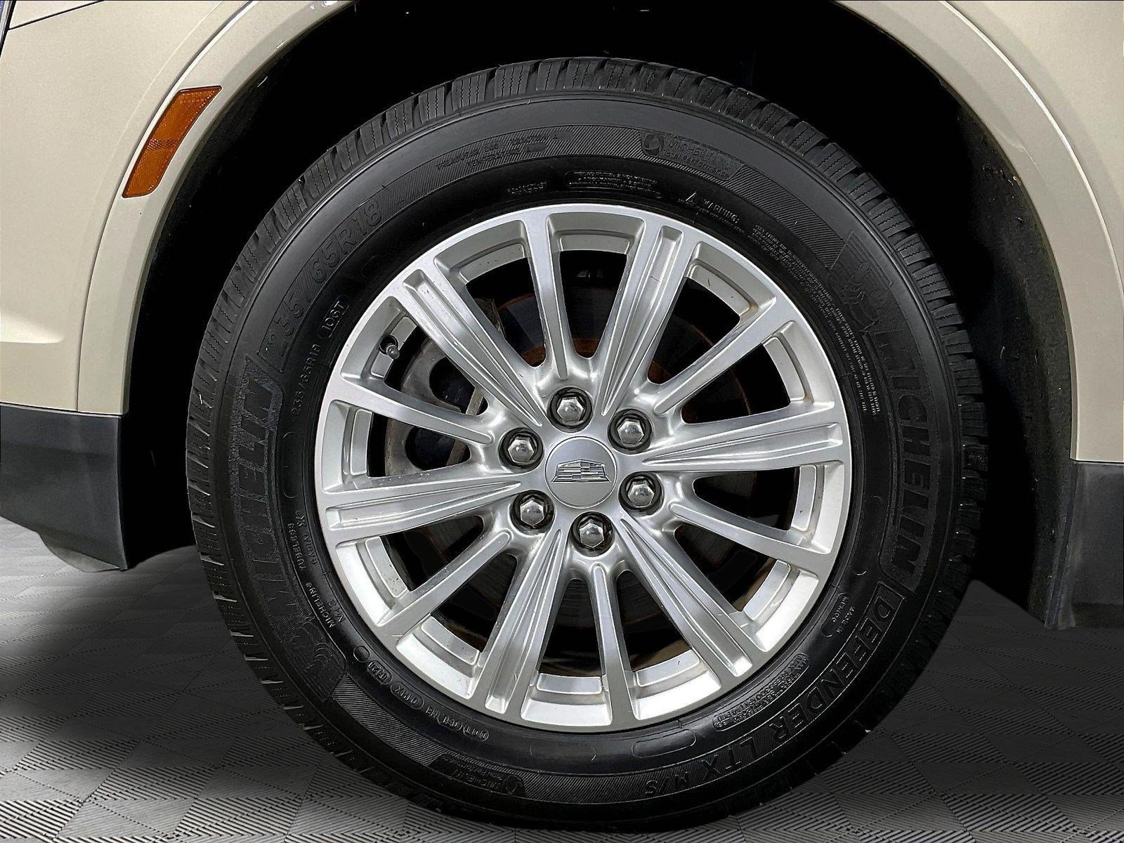 Used 2017 Cadillac XT5 FWD image 33