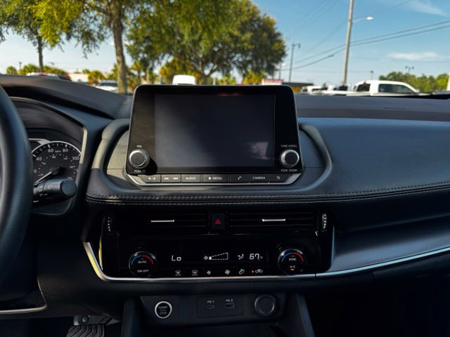 Used 2021 Nissan Rogue SV FWD image 29