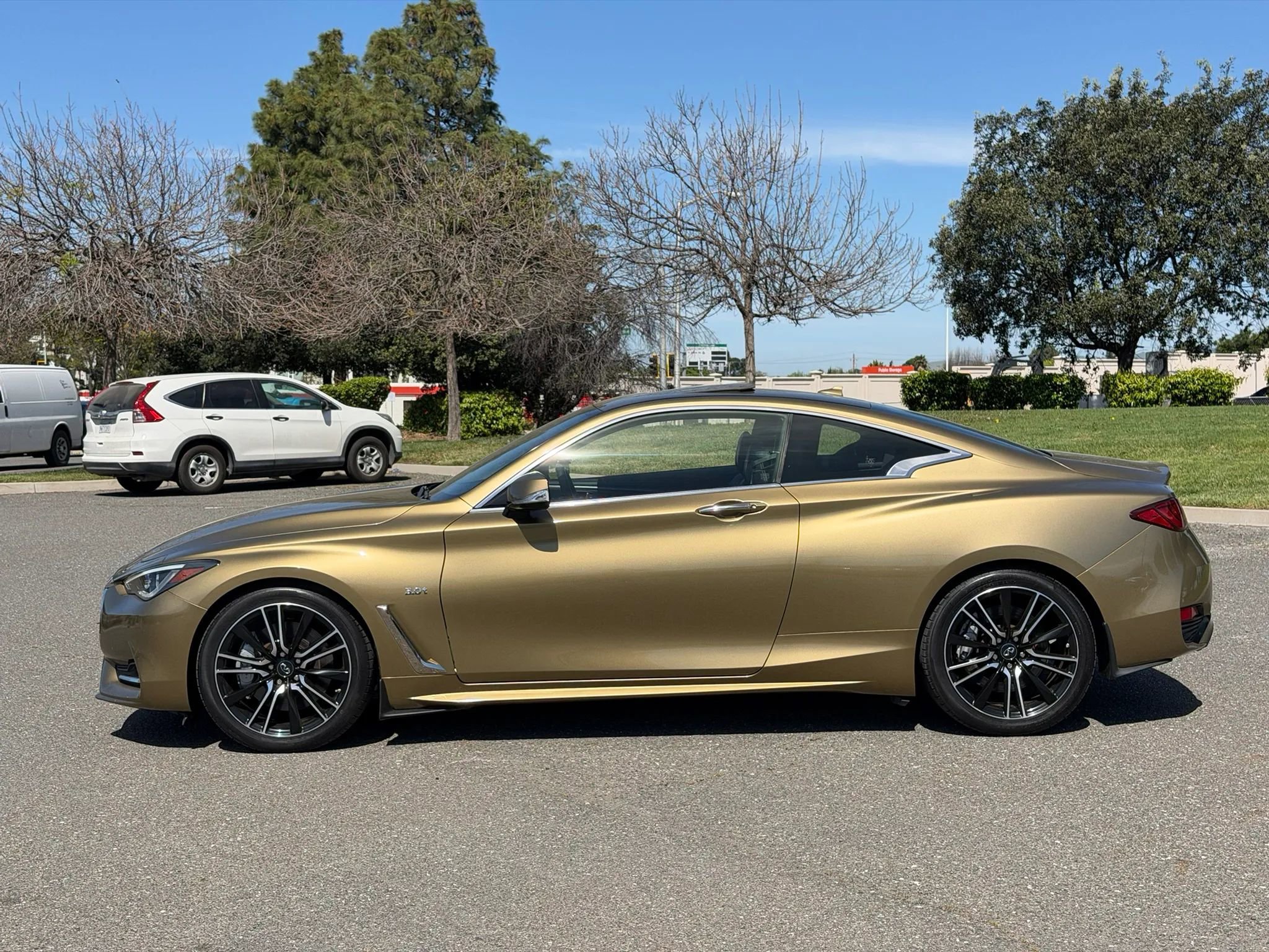 Used 2018 INFINITI Q60 3.0t Sport w/ Sensory Package 3.0T Sport image 2