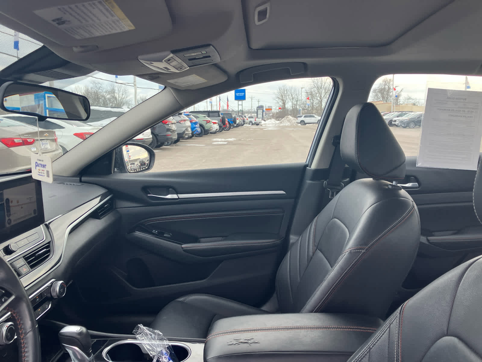 Used 2023 Nissan Altima 2.5 SR w/ SR Premium Package image 10