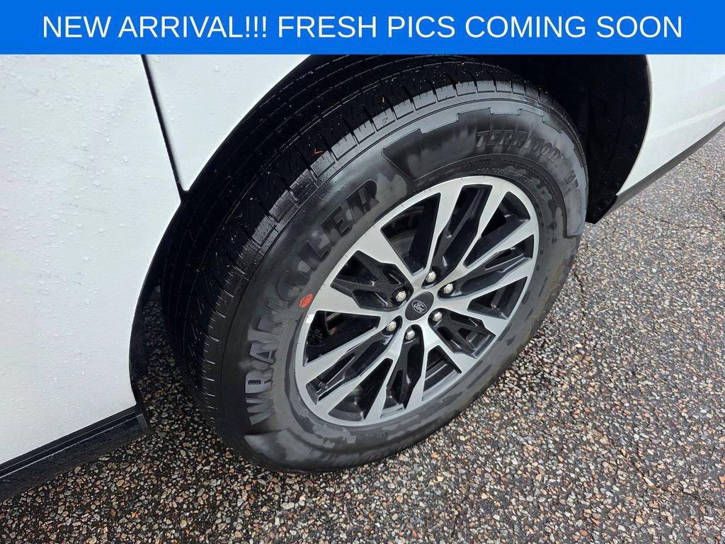 Used 2025 Ford Expedition Max Platinum AWD/4WD image 8